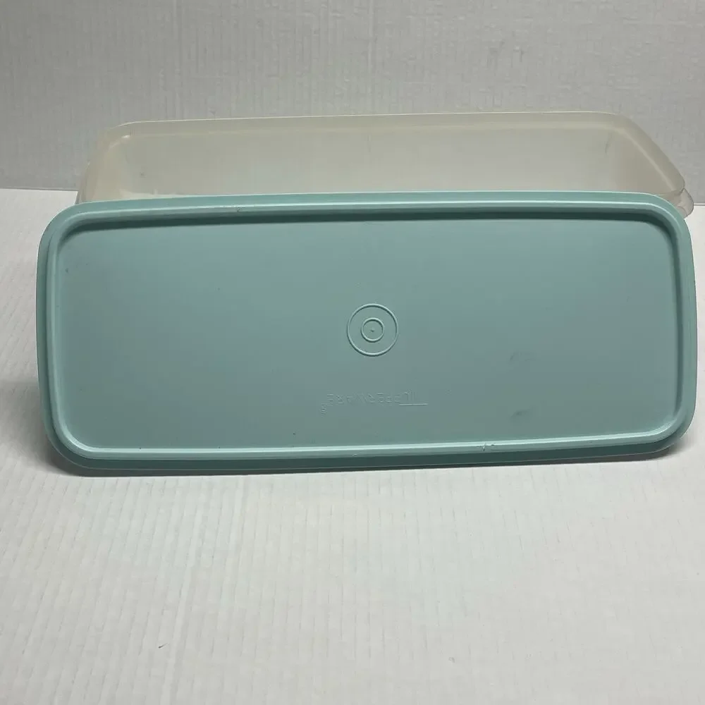 Tupperware Celery/Veggie Keeper Storage Container 782-7 Lid 784-5 Insert 783-5